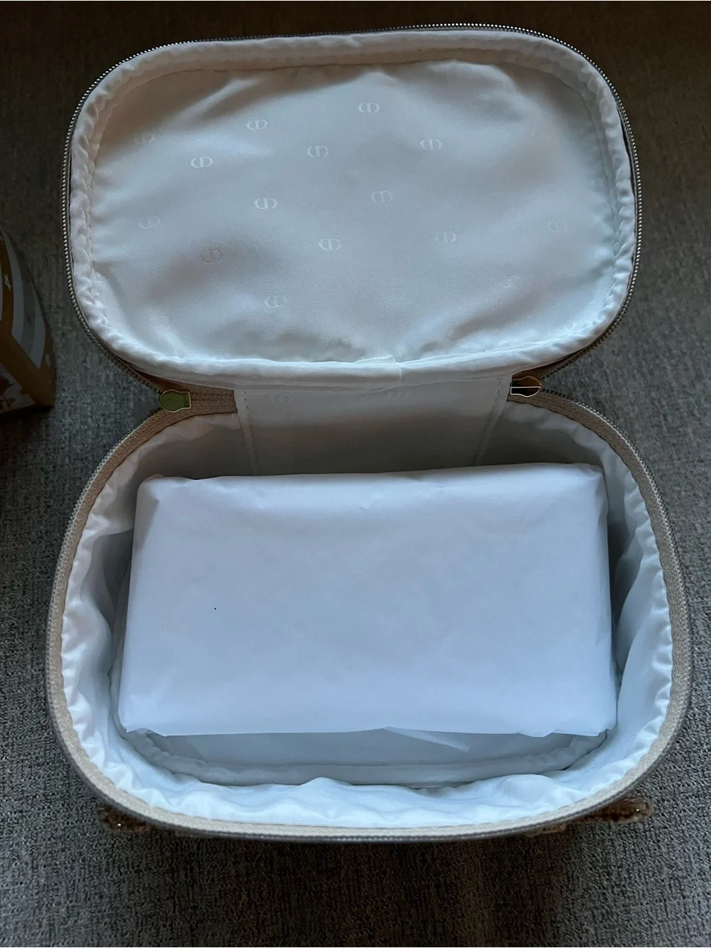 Dior Gold Crystal-Embellished Cosmetic Pouch Holiday Set Limited Edition